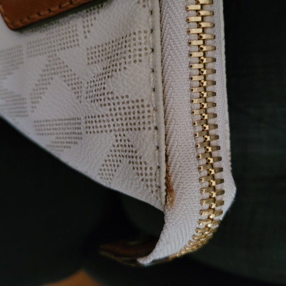 Michael Kors.  Handbag/Tote. Cream/Gold. Small. - Picture 5 of 11